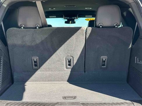 Used 2023 Chevrolet Tahoe LT w/ Luxury Package image 18