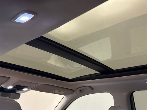 Used 2023 Honda Pilot Elite image 15