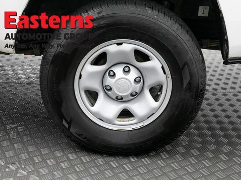 Used 2020 Toyota Tacoma SR RWD image 30