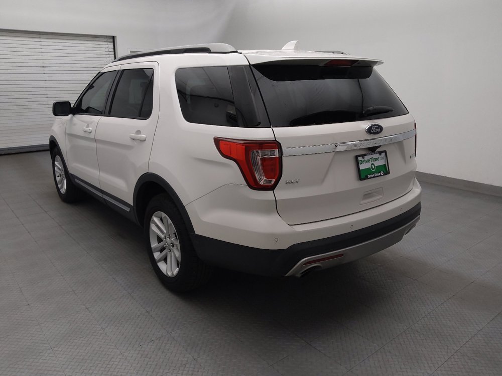 Used 2016 Ford Explorer XLT w/ Equipment Group 201A FWD image 5