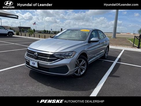 Used 2024 Volkswagen Jetta SE FWD image 1