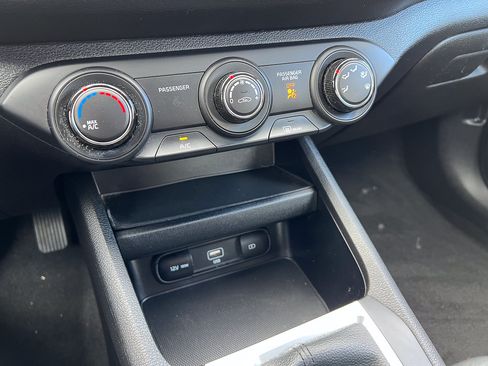 Used 2024 Kia Forte LXS w/ LXS Technology Package FWD image 17