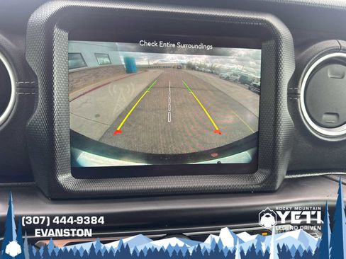 Used 2021 Jeep Wrangler Unlimited Sahara w/ Uconnect 4C Nav & Sound Group AWD/4WD image 31