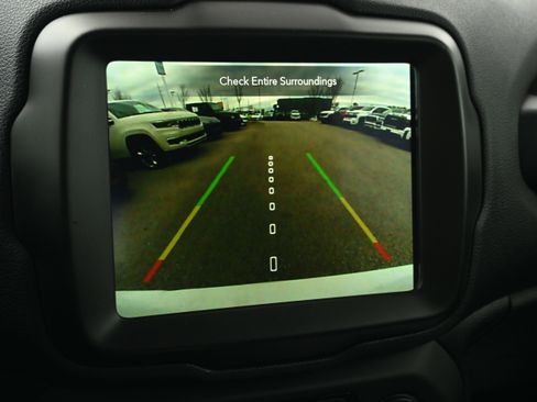 Used 2023 Jeep Renegade Altitude image 14