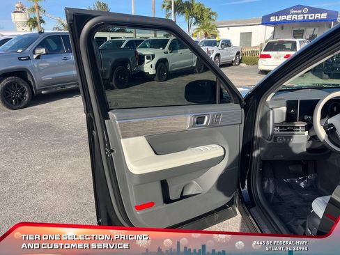 Used 2025 Hyundai Santa Fe Calligraphy image 10