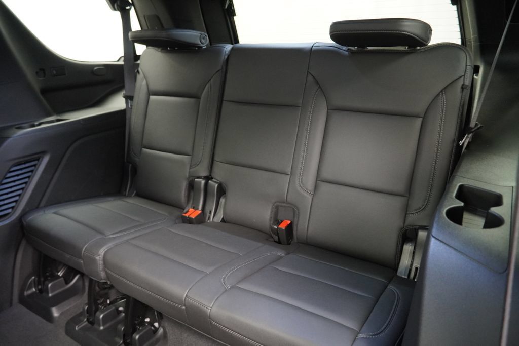 Used 2022 Chevrolet Tahoe LT w/ Luxury Package AWD/4WD image 14