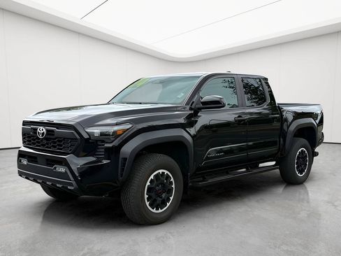 Used 2024 Toyota Tacoma TRD Off-Road AWD/4WD image 3