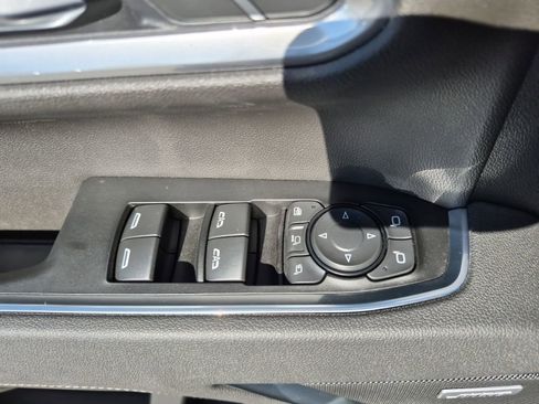 New 2026 GMC Sierra 3500 SLT image 34