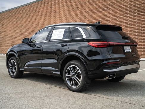 Used 2025 Audi Q5 Premium w/ Convenience Package AWD/4WD image 4