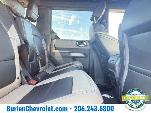 Used 2022 Ford Bronco Wildtrak image 28