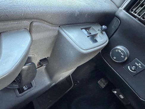 Used 2019 Chevrolet Express 2500 w/ Driver Convenience Package RWD image 15