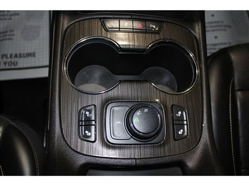 Used 2023 GMC Acadia SLT image 34