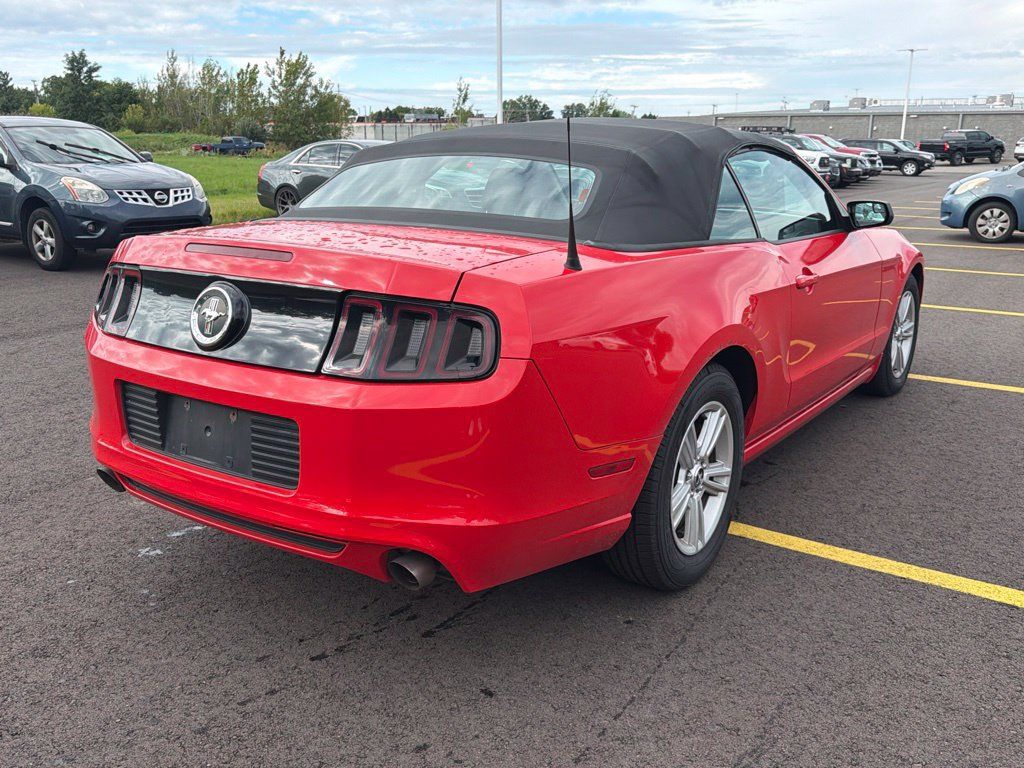 Used 2014 Ford Mustang Convertible RWD image 8