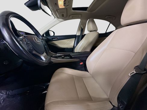 Used 2018 Lexus IS 300 w/ Comfort Package image 22