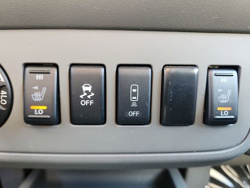 Used 2020 Nissan Frontier SV w/ Midnight Edition Floor Mats image 23