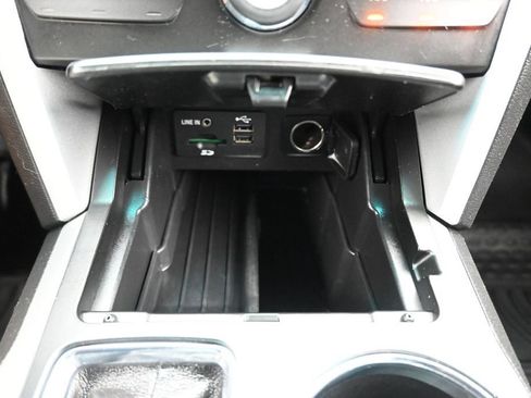 Used 2014 Ford Explorer XLT w/ Equipment Group 202A AWD/4WD image 19
