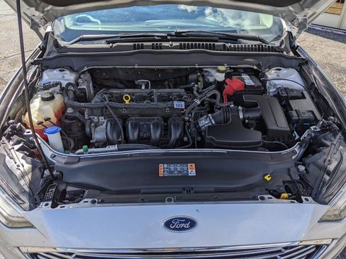 Used 2017 Ford Fusion SE w/ Fusion SE Technology Package FWD image 23