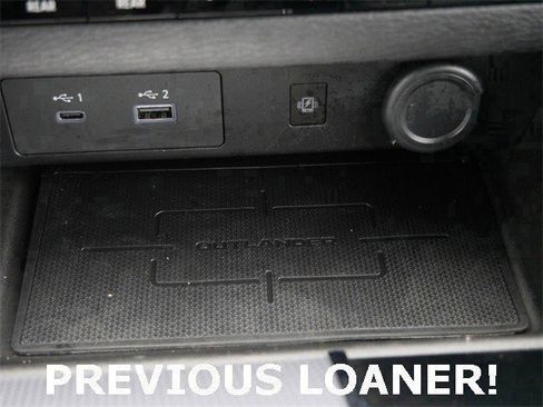 Used 2025 Mitsubishi Outlander SEL image 24