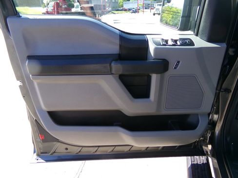 Used 2015 Ford F150 XL w/ Equipment Group 101A Mid AWD/4WD image 12