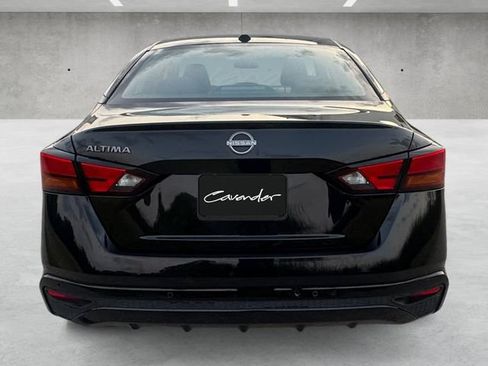 Used 2025 Nissan Altima 2.5 SV FWD image 15