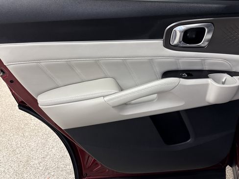 Used 2024 Kia Sorento SX image 12