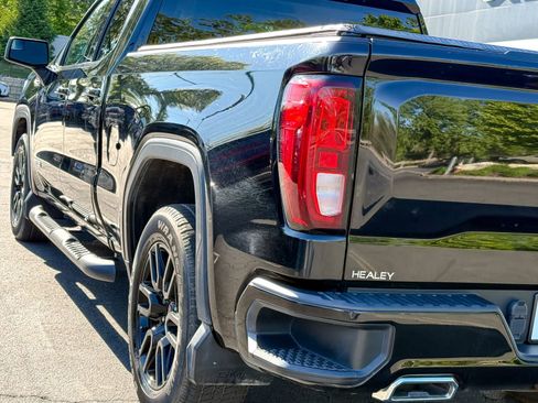 Used 2021 GMC Sierra 1500 Elevation w/ X31 Off-Road Package AWD/4WD image 9
