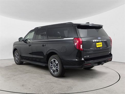 Used 2025 Ford Expedition Max Active image 3