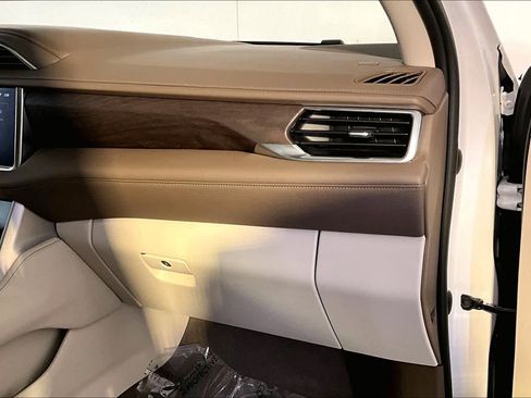 Used 2022 GMC Yukon XL Denali image 19