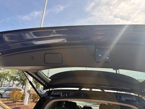 Certified 2024 Nissan Pathfinder SV FWD image 12