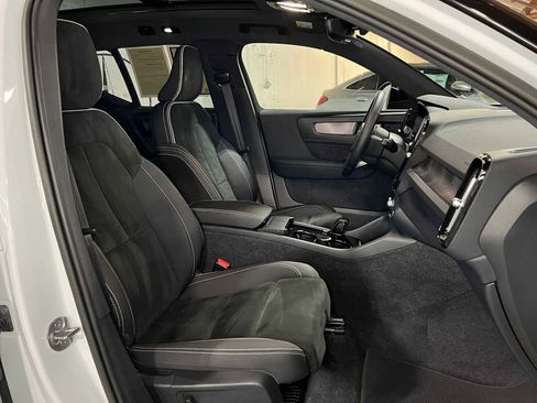 Used 2023 Volvo XC40 Recharge Plus AWD/4WD image 12