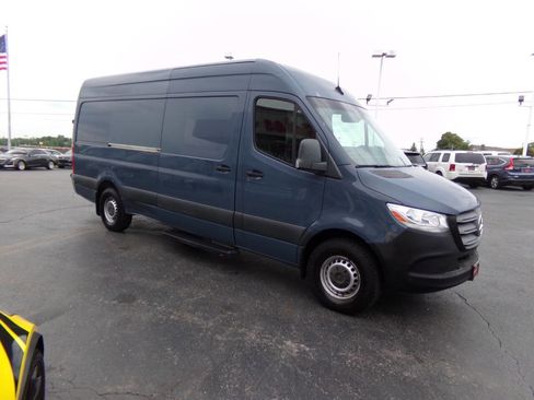 Used 2019 Mercedes-Benz Sprinter 170 image 3