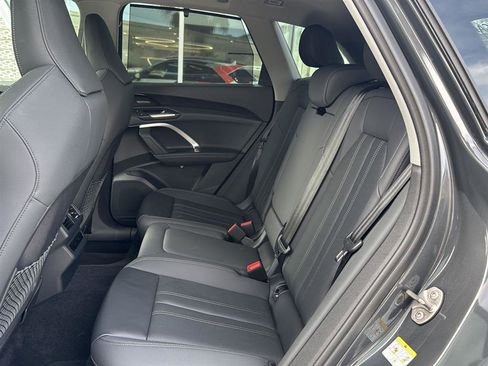 Used 2025 Audi Q5 Premium Plus w/ Premium Plus image 14