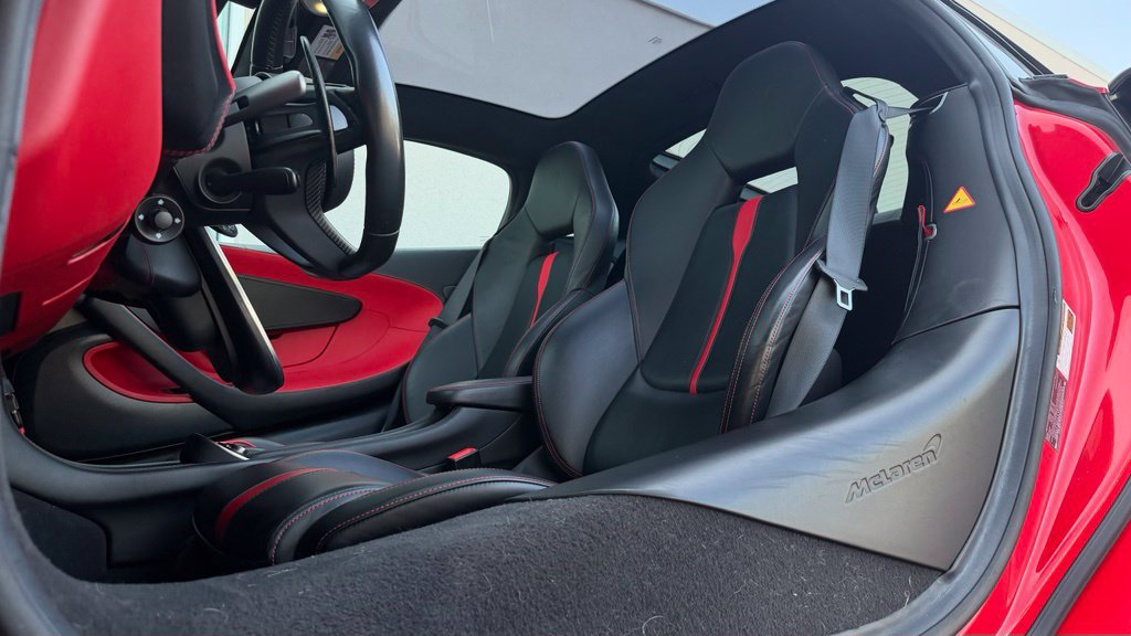 Used 2017 McLaren 570S RWD image 9