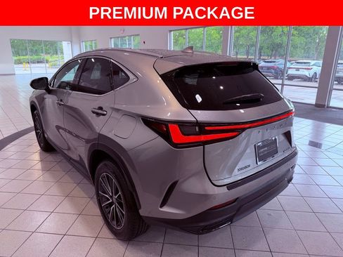 Certified 2025 Lexus NX 250 FWD w/ Accessory Package (Z2) image 5