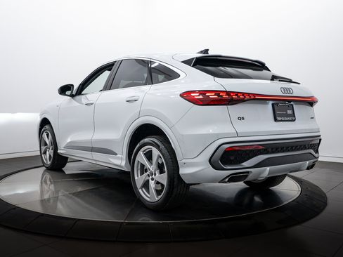 Certified 2025 Audi Q5 Premium Plus w/ Premium Plus AWD/4WD image 5