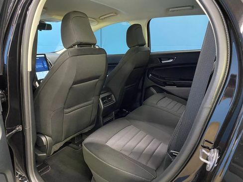 Used 2024 Ford Edge SE image 32