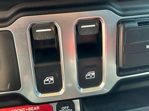 Used 2021 Jeep Wrangler Rubicon AWD/4WD image 27