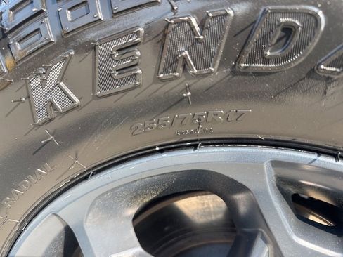 Used 2023 Jeep Wrangler Unlimited w/ Sun & Screen Package image 35