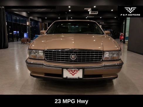 Used 1995 Cadillac De Ville Concours FWD image 3