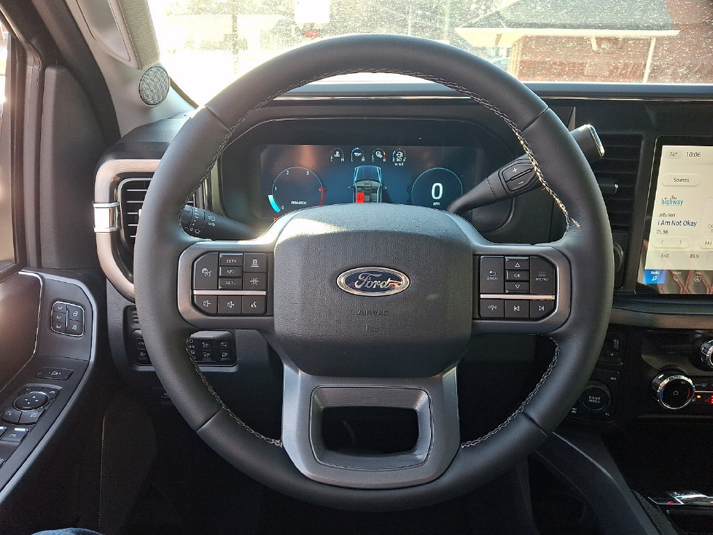 New 2026 Ford F250 Lariat w/ Black Appearance Package AWD/4WD image 9
