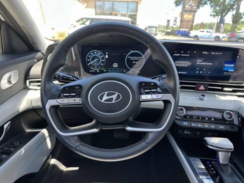 Used 2024 Hyundai Elantra Limited FWD image 12