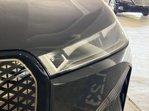 Used 2023 BMW iX xDrive50 w/ Premium Package image 8