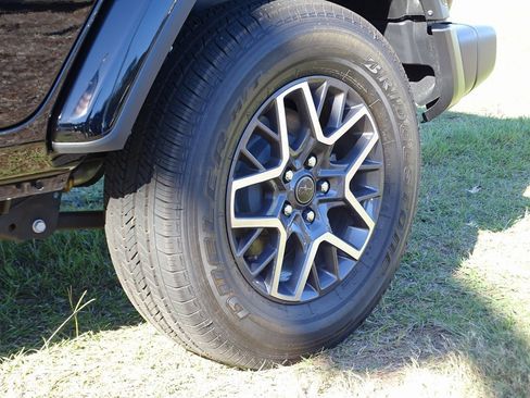 Used 2024 Jeep Wrangler Sahara w/ Technology Group image 29