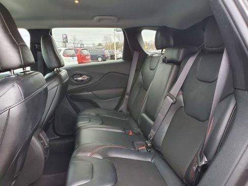 Used 2022 Jeep Cherokee Trailhawk w/ Trailer Tow Group image 26