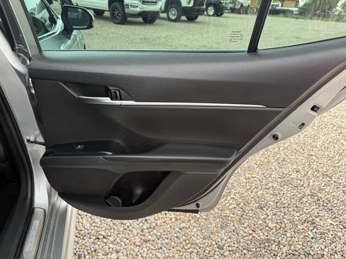 Used 2020 Toyota Camry SE FWD image 20