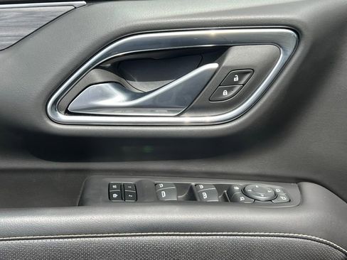 Used 2024 GMC Yukon XL SLT w/ SLT Luxury Package image 27