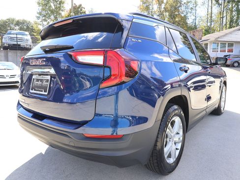 Used 2022 GMC Terrain SLE w/ Driver Convenience Package image 7