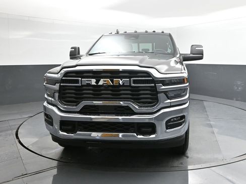 New 2025 RAM 2500 Tradesman image 30