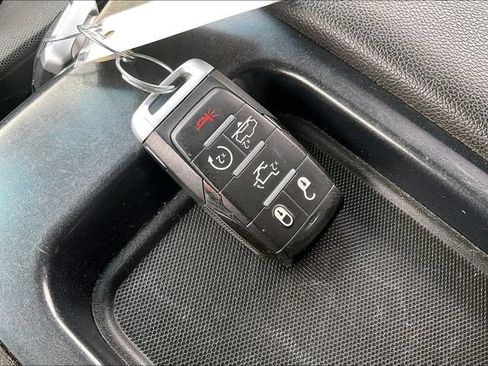 Used 2017 Chevrolet Silverado 2500 LT AWD/4WD image 31