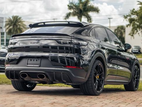 Used 2023 Porsche Cayenne Turbo GT AWD/4WD image 5